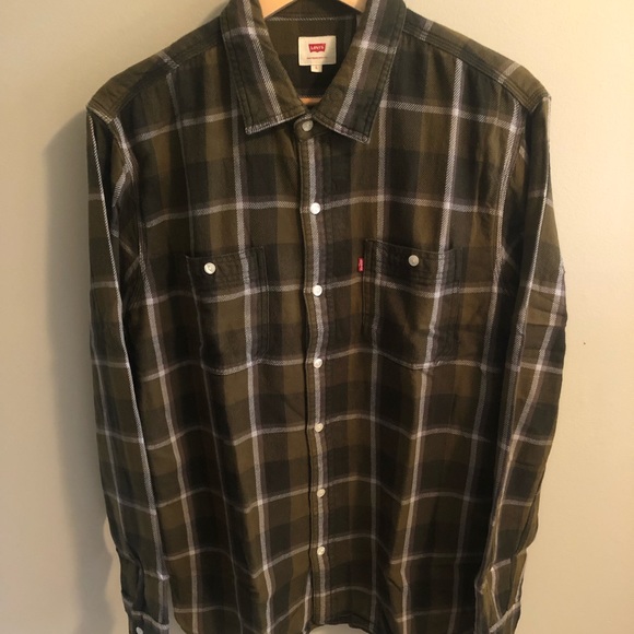 Levi's Other - ⚡️ Levi’s Shirt L ⚡️